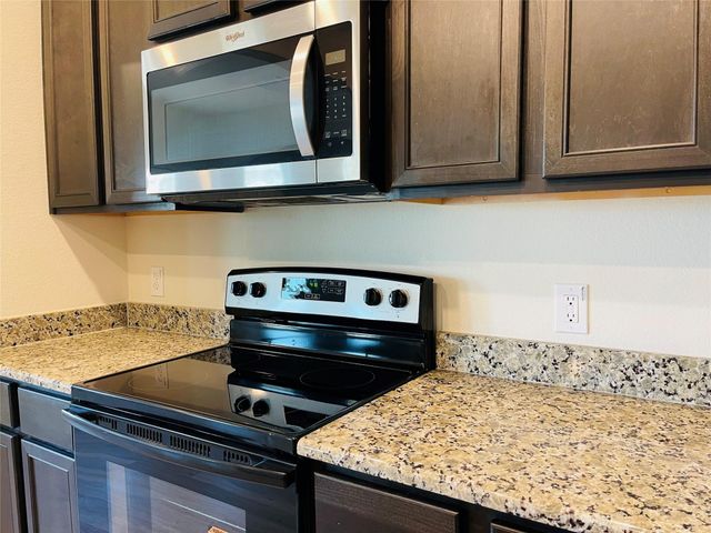 11042 Hillside Creek Drive, Humble, TX 77396