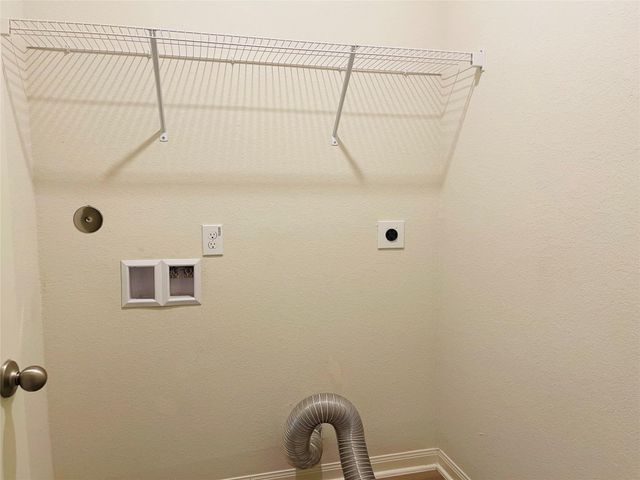 11042 Hillside Creek Drive, Humble, TX 77396