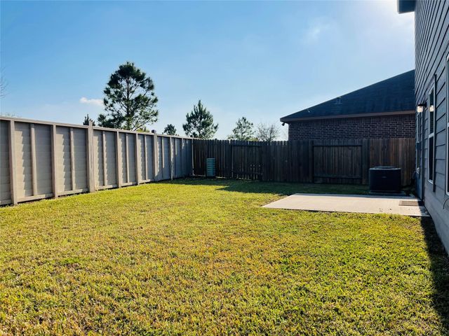 11042 Hillside Creek Drive, Humble, TX 77396