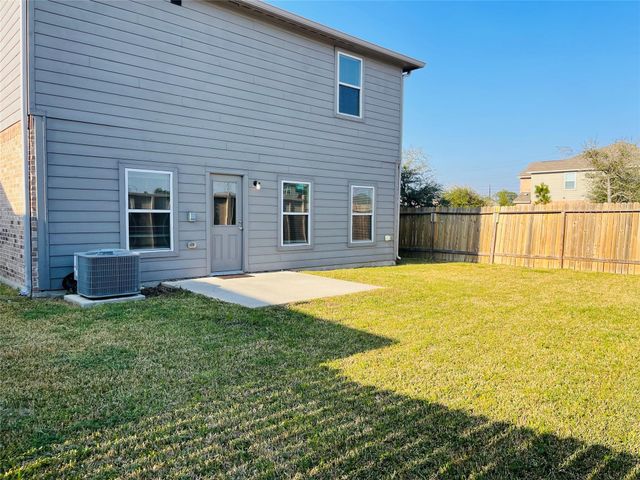 11042 Hillside Creek Drive, Humble, TX 77396