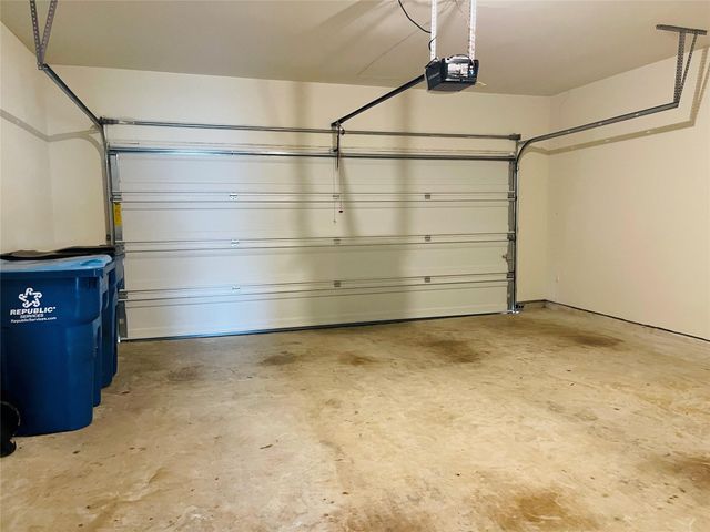 11042 Hillside Creek Drive, Humble, TX 77396