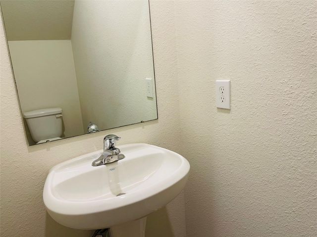 11042 Hillside Creek Drive, Humble, TX 77396