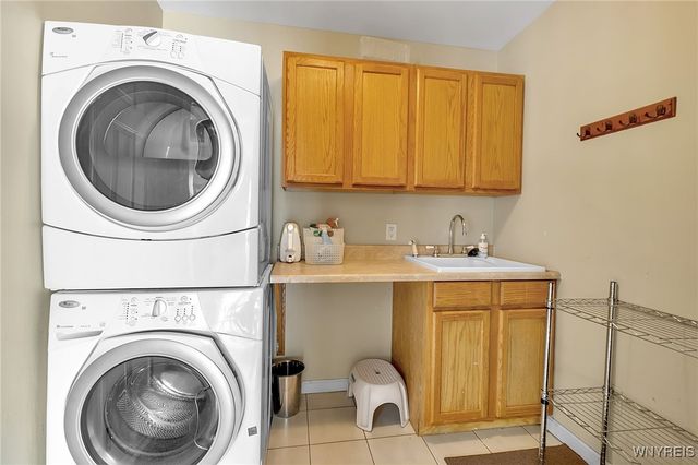 33 Vassar Drive, Amherst, NY 14068