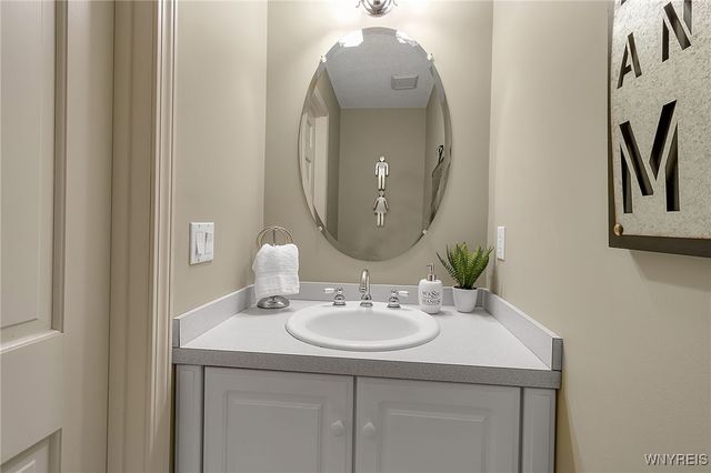 33 Vassar Drive, Amherst, NY 14068