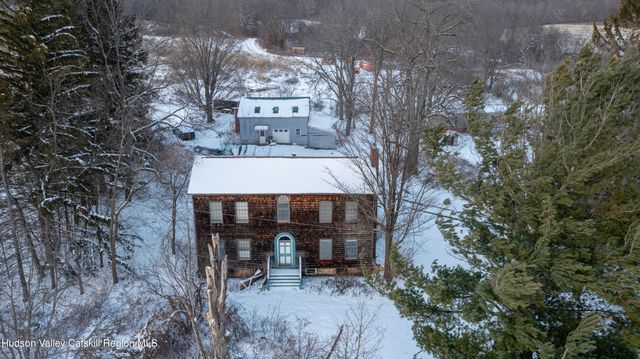 90 W End Road, Hillsdale, NY 12529