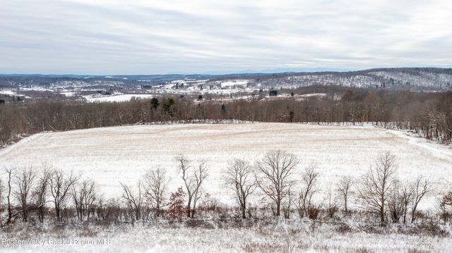 90 W End Road, Hillsdale, NY 12529