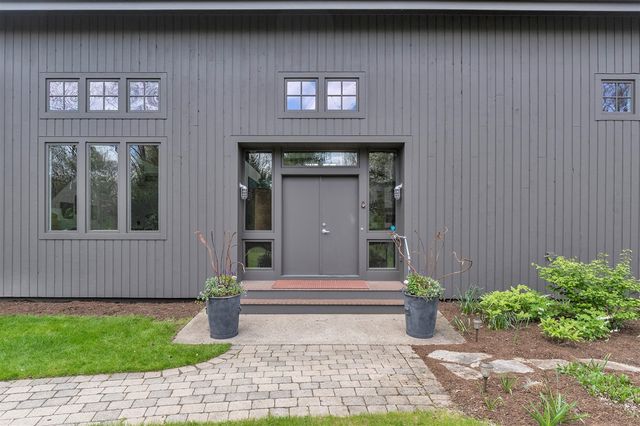 5555 Red Fox Run, Ann Arbor, MI 48105