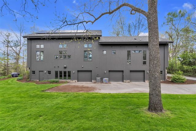 5555 Red Fox Run, Ann Arbor, MI 48105