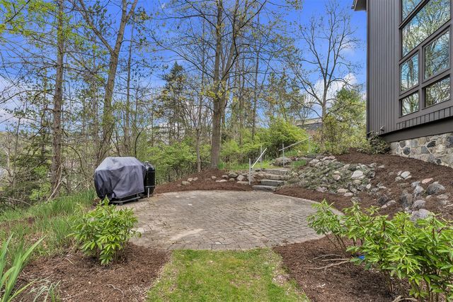 5555 Red Fox Run, Ann Arbor, MI 48105