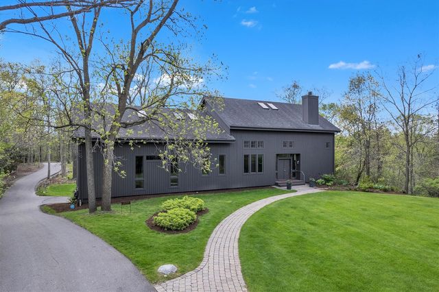 5555 Red Fox Run, Ann Arbor, MI 48105