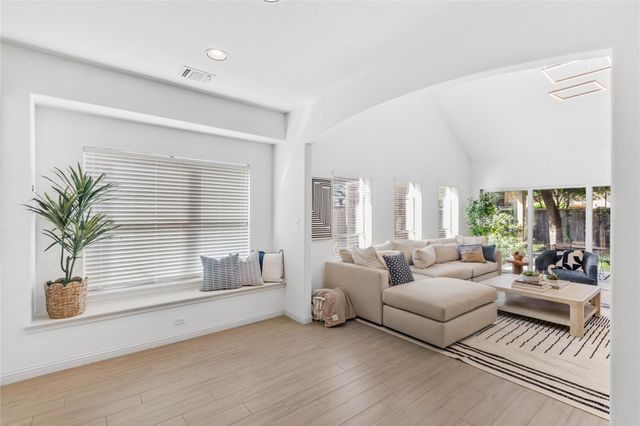 3831 Sapphire LOOP, Round Rock, TX 78681
