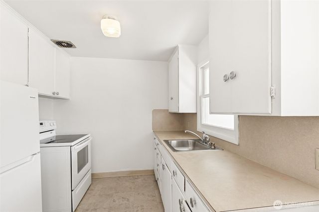 527 E First Street, Port Angeles, WA 98362