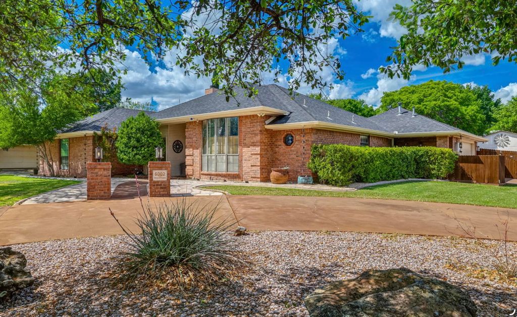Image 1 of property listing at 6002 Stratford Avenue, San Angelo, TX 76901
