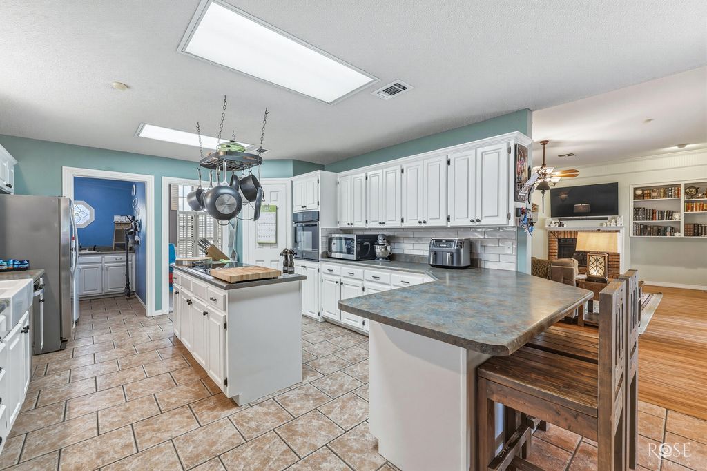 Image 13 of property listing at 6002 Stratford Avenue, San Angelo, TX 76901