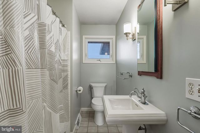 209 N LAUREL ST, Manheim, PA 17545