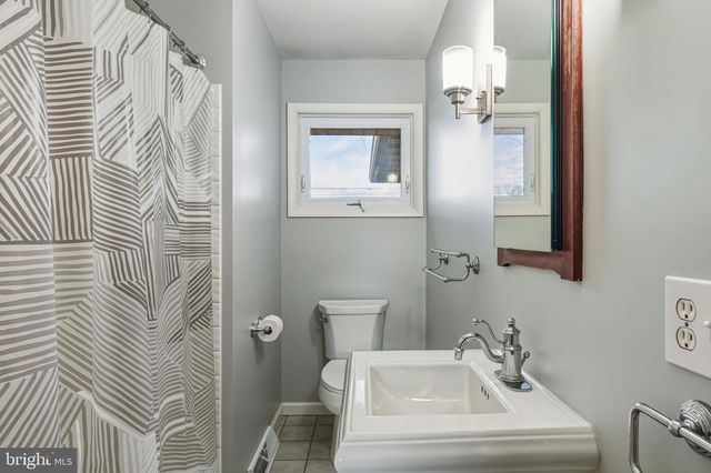 209 N LAUREL ST, Manheim, PA 17545