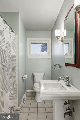 209 N LAUREL ST, Manheim, PA 17545