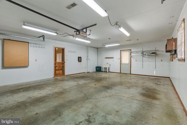 209 N LAUREL ST, Manheim, PA 17545