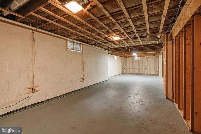 209 N LAUREL ST, Manheim, PA 17545