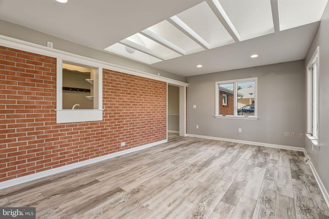 209 N LAUREL ST, Manheim, PA 17545