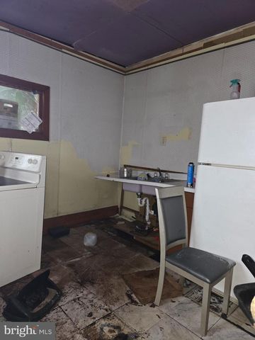 217 W CHERRY ST, Shenandoah, PA 17976