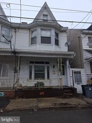 217 W CHERRY ST, Shenandoah, PA 17976