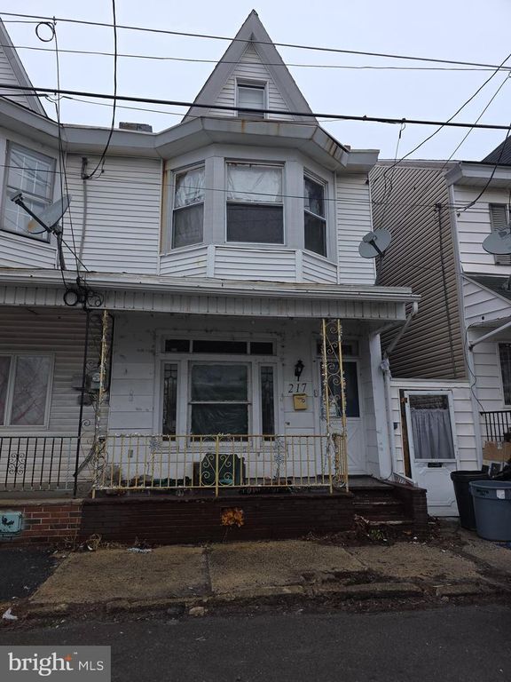 217 W CHERRY ST, Shenandoah, PA 17976