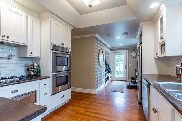 302 S Gonser Avenue, Ashley, IN 46705