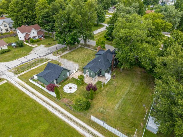 302 S Gonser Avenue, Ashley, IN 46705