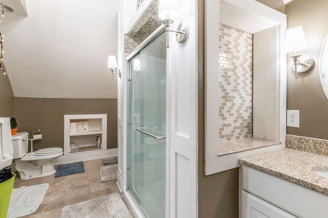 302 S Gonser Avenue, Ashley, IN 46705