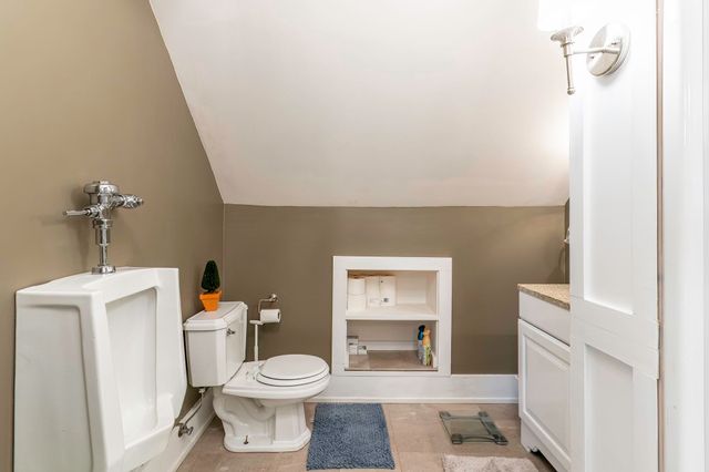 302 S Gonser Avenue, Ashley, IN 46705