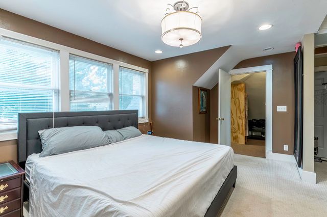 302 S Gonser Avenue, Ashley, IN 46705