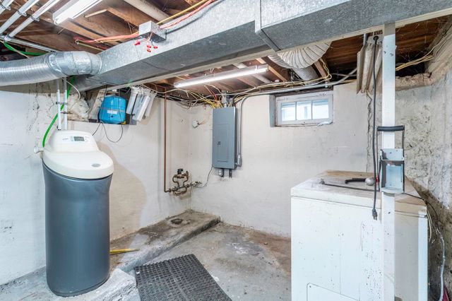 302 S Gonser Avenue, Ashley, IN 46705