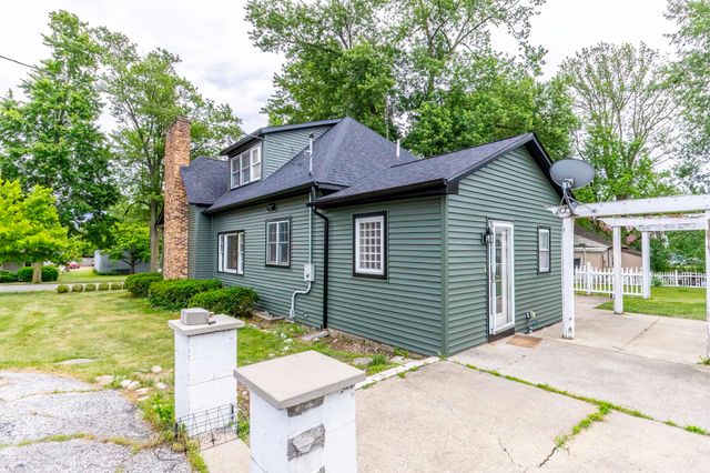 302 S Gonser Avenue, Ashley, IN 46705