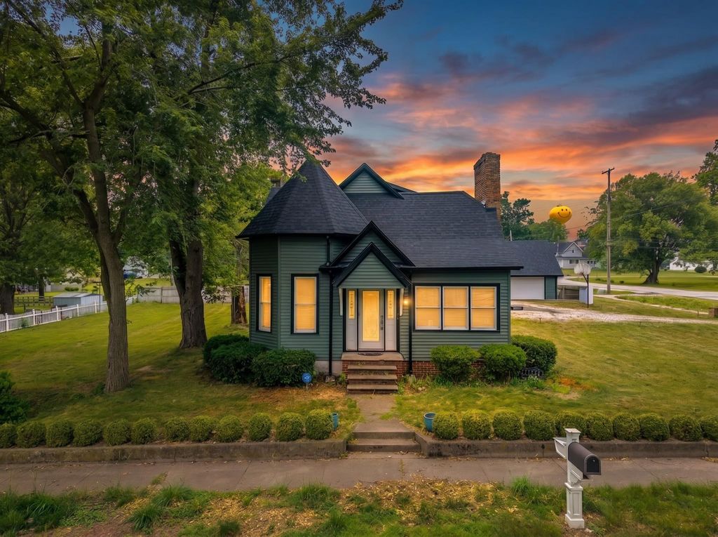 302 S Gonser Avenue, Ashley, IN 46705