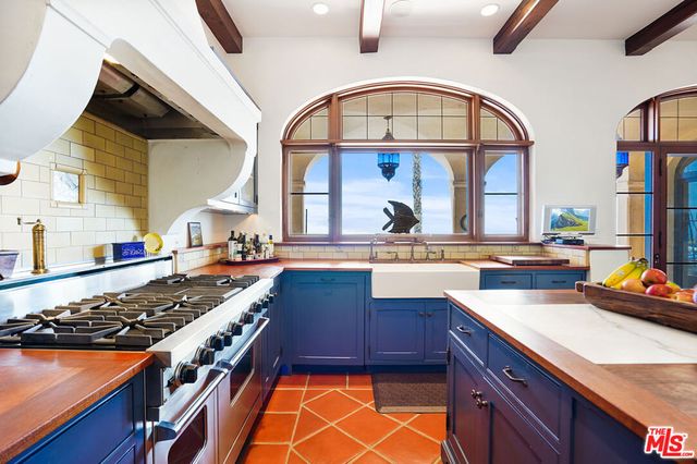 22800 Beckledge Terrace, Malibu, CA 90265