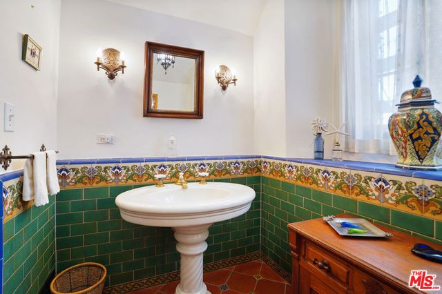 22800 Beckledge Terrace, Malibu, CA 90265