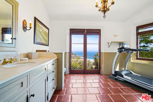 22800 Beckledge Terrace, Malibu, CA 90265