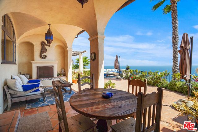 22800 Beckledge Terrace, Malibu, CA 90265