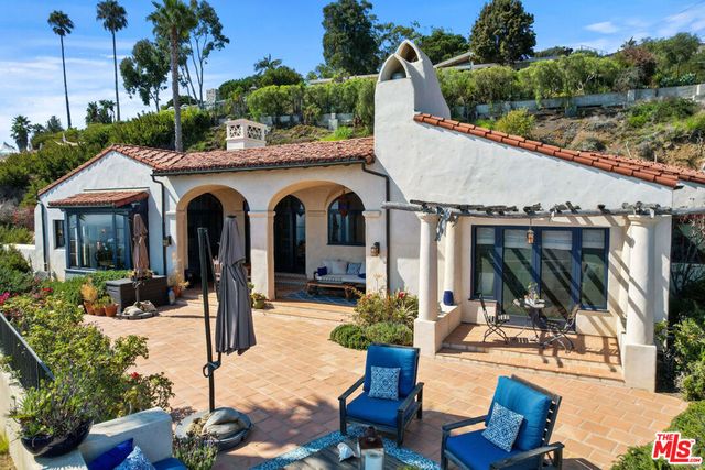 22800 Beckledge Terrace, Malibu, CA 90265