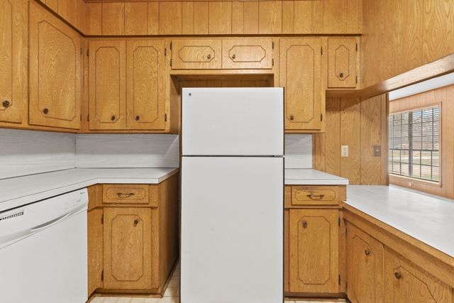 704 S Manson Street, Wolfe City, TX 75496