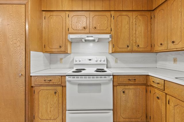 704 S Manson Street, Wolfe City, TX 75496