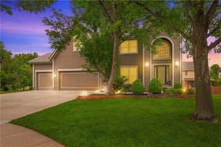 16263 Parkwood Street, Olathe, KS 66062