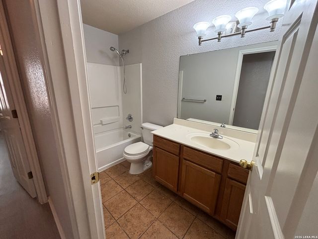 10962 GENEVA VALE, San Antonio, TX 78254