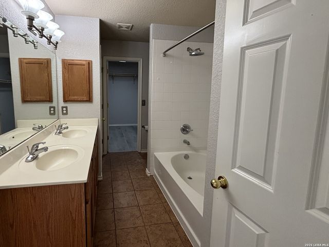 10962 GENEVA VALE, San Antonio, TX 78254