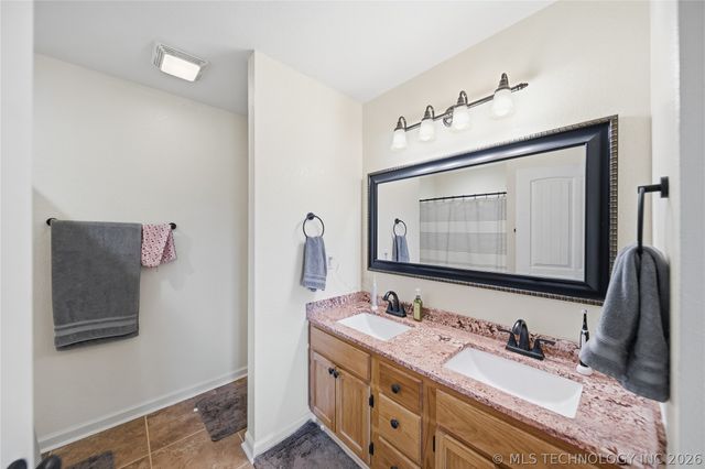 2467 E 380 Road, Talala, OK 74080