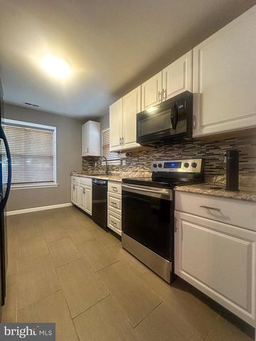 801 EAGLE POINT PL, Galloway, NJ 08205