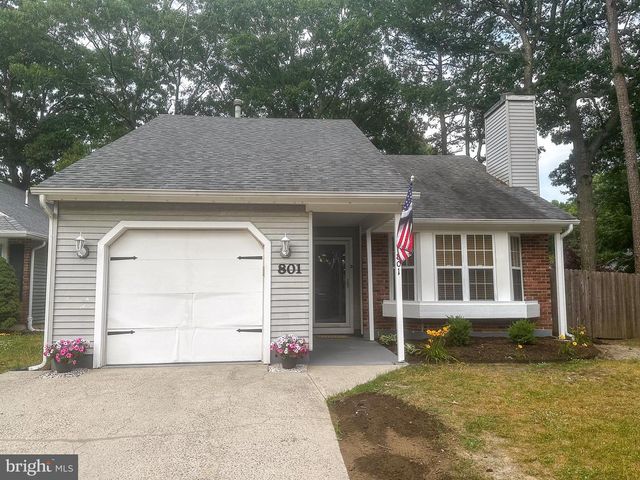 801 EAGLE POINT PL, Galloway, NJ 08205