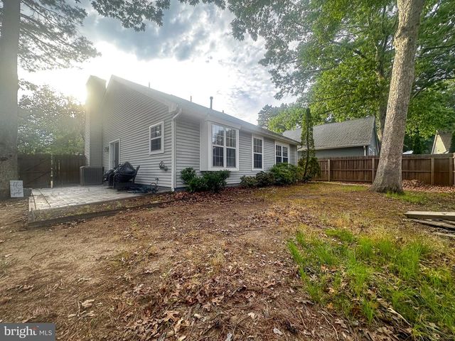 801 EAGLE POINT PL, Galloway, NJ 08205