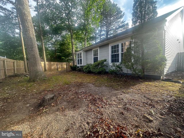 801 EAGLE POINT PL, Galloway, NJ 08205